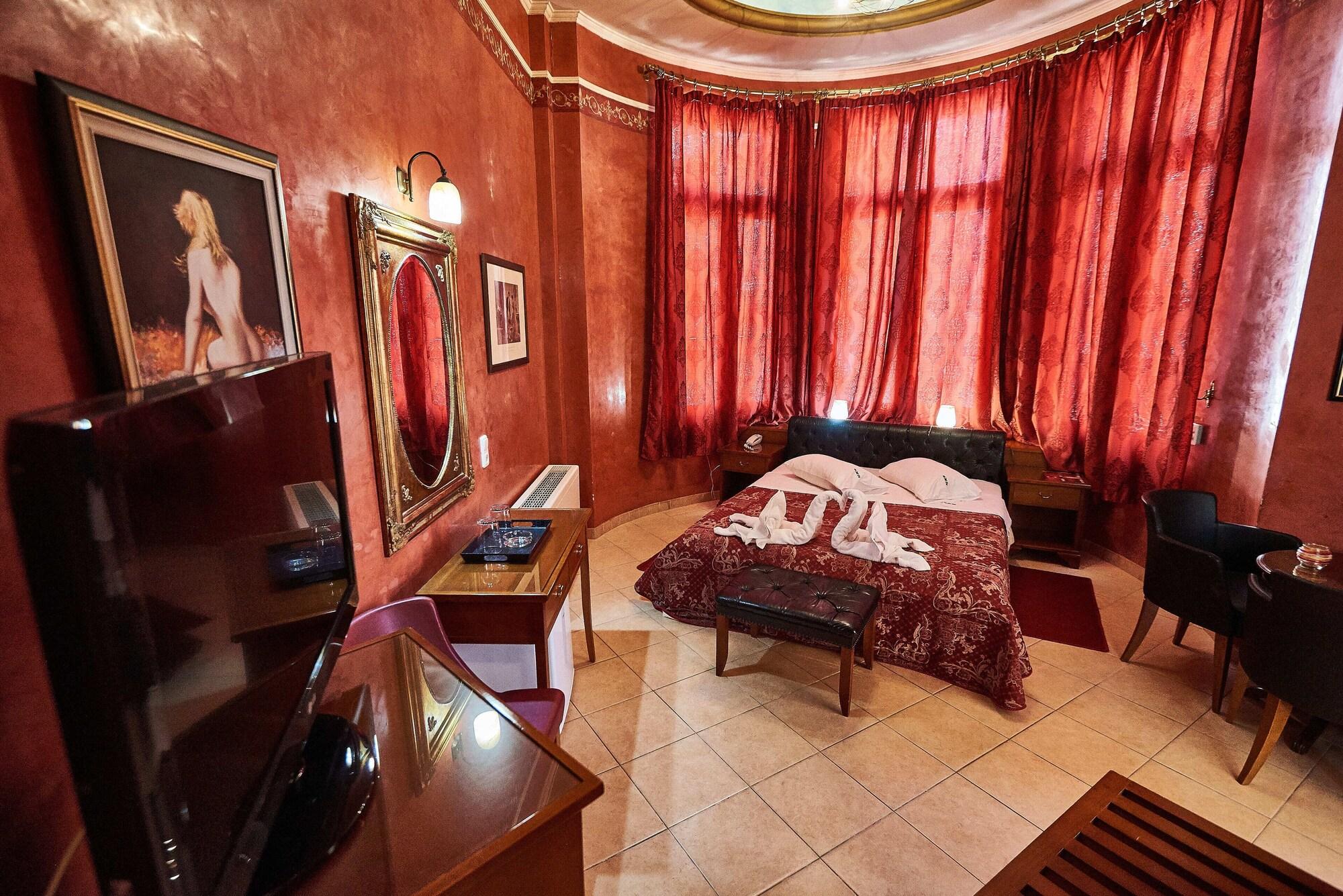 Hotel Exis 2*