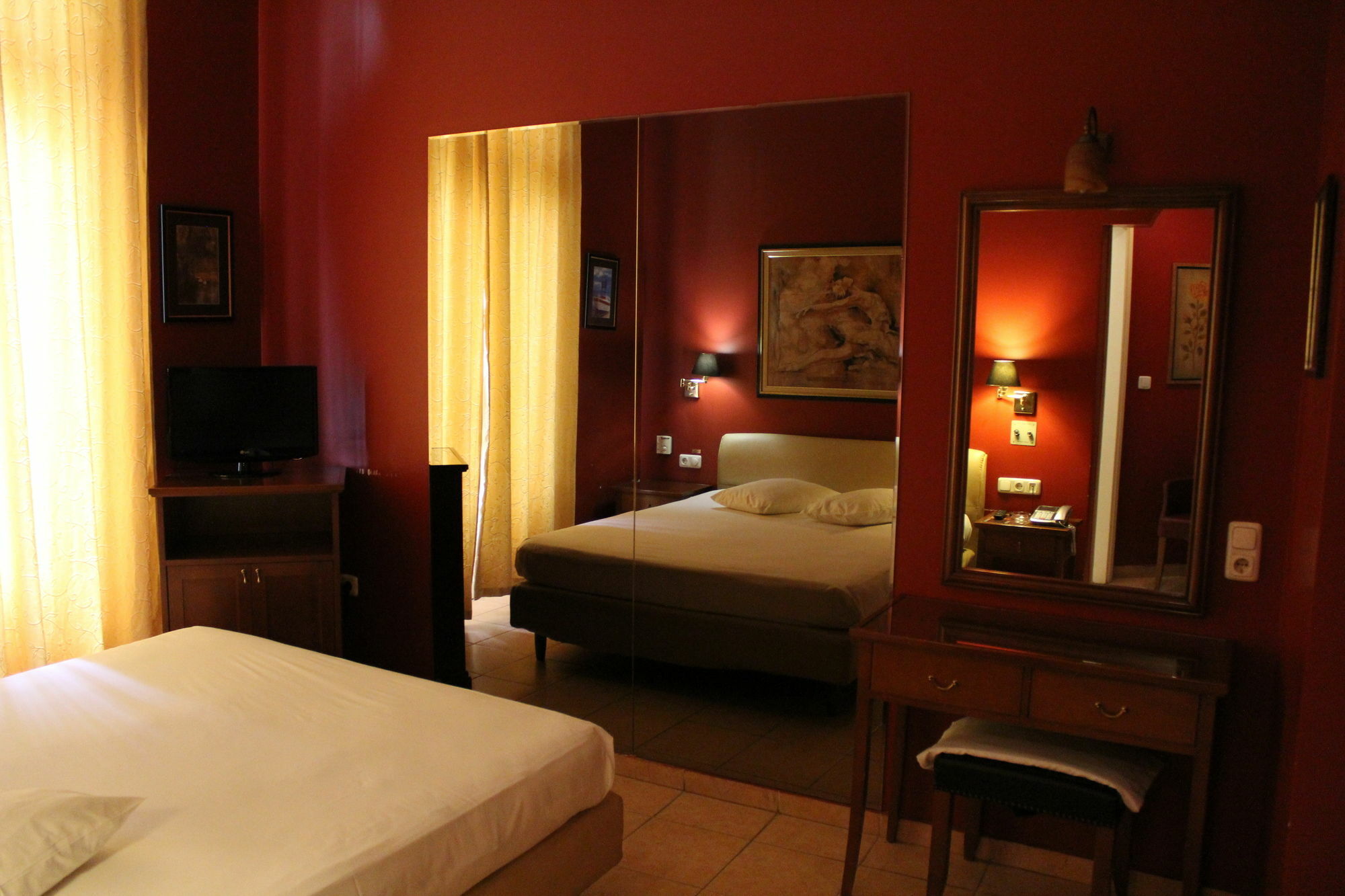 Hotel Exis 2*