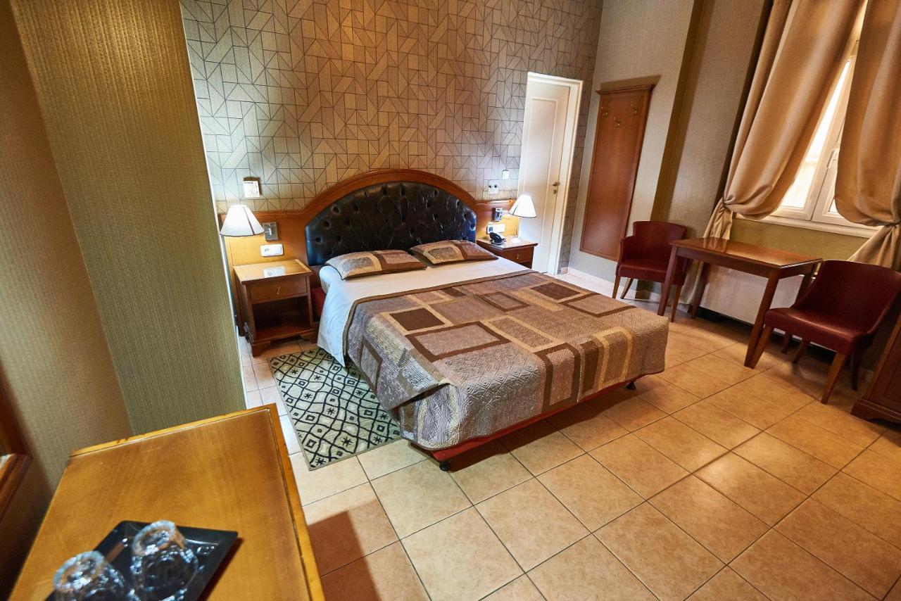 Hotel Exis 2*