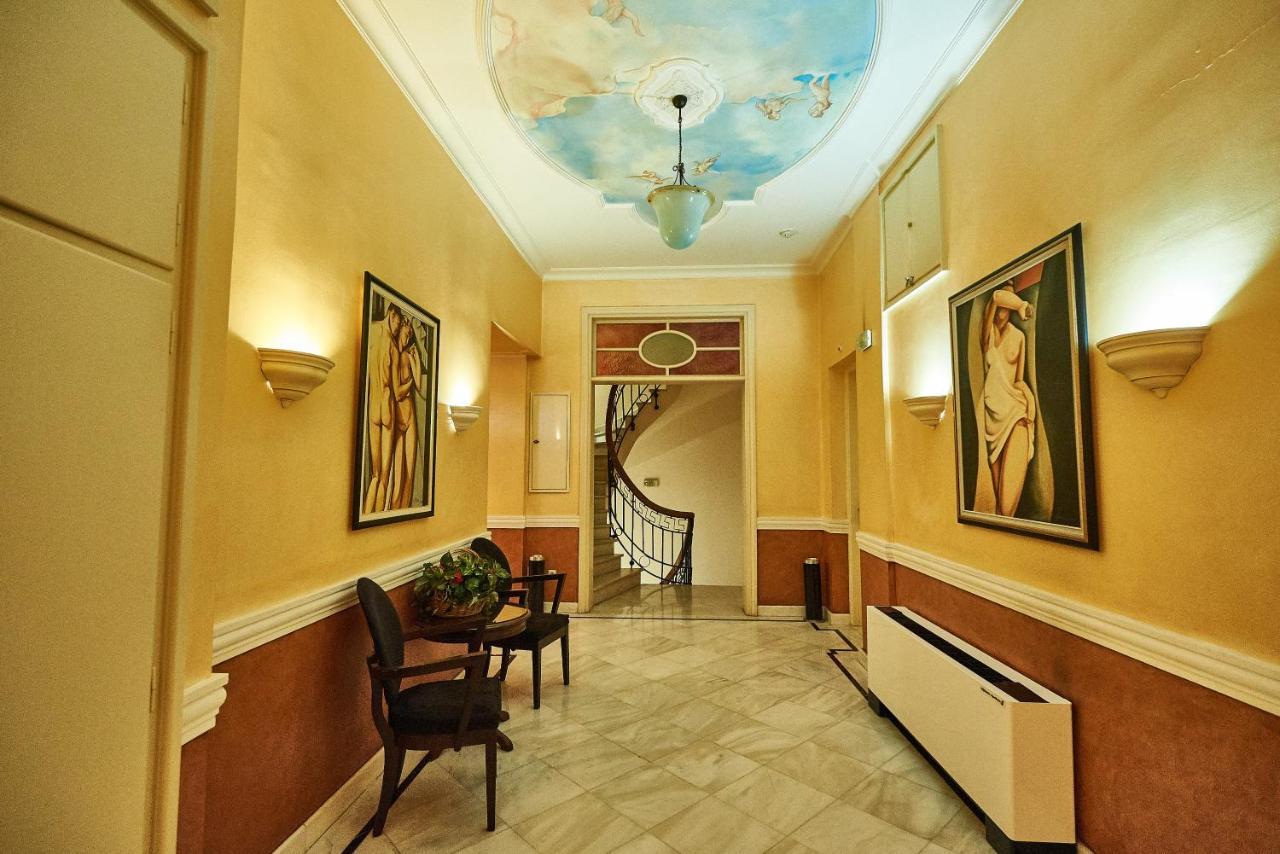 Hotel Exis 2*