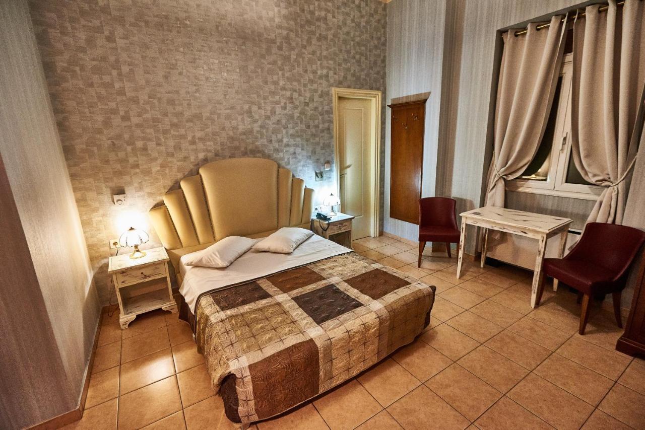 Exis Hotel Athens
